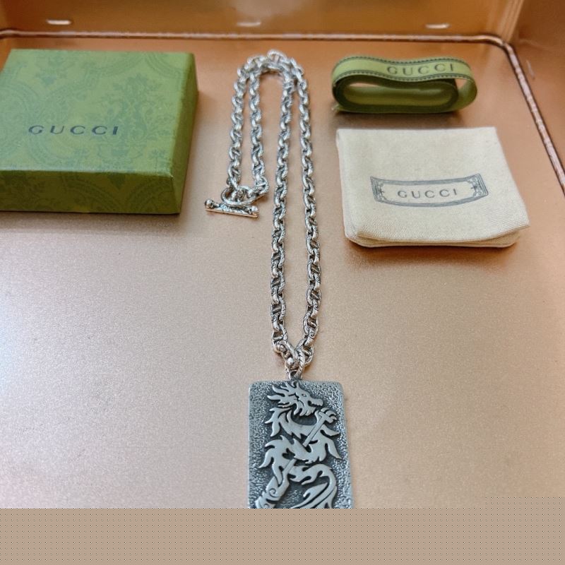 G*u*i necklaces